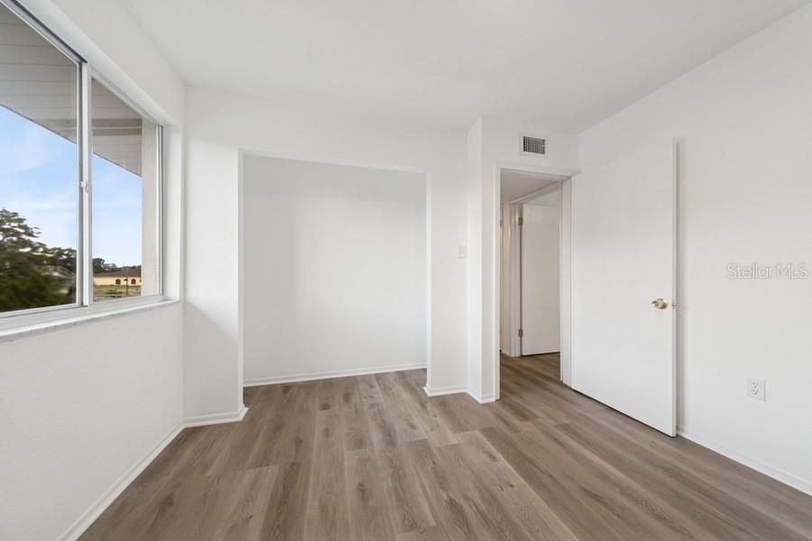 待售: $89,000 (2 贝兹, 1 浴室, 840 平方英尺)