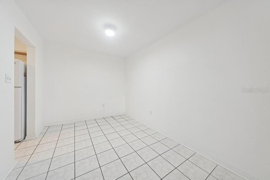 待售: $89,000 (2 贝兹, 1 浴室, 840 平方英尺)