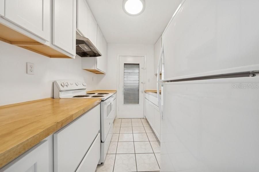 待售: $89,000 (2 贝兹, 1 浴室, 840 平方英尺)