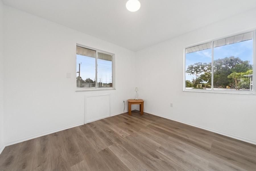 待售: $89,000 (2 贝兹, 1 浴室, 840 平方英尺)