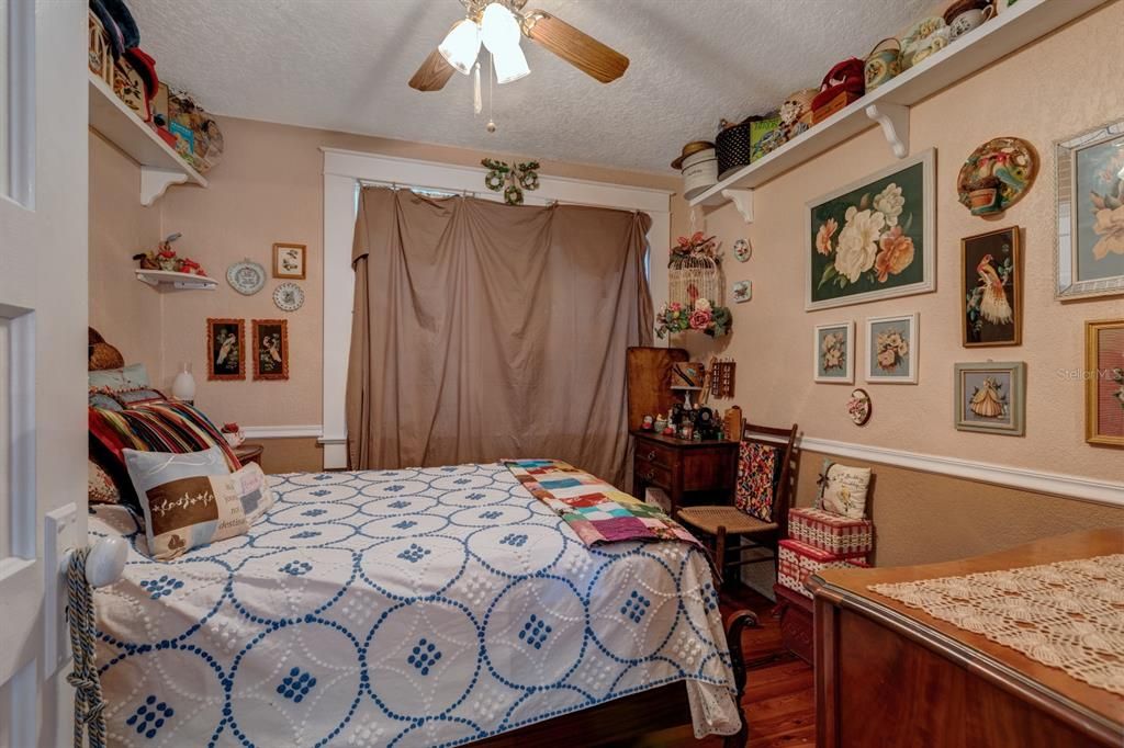 For Rent: $2,800 (2 beds, 1 baths, 984 Square Feet)