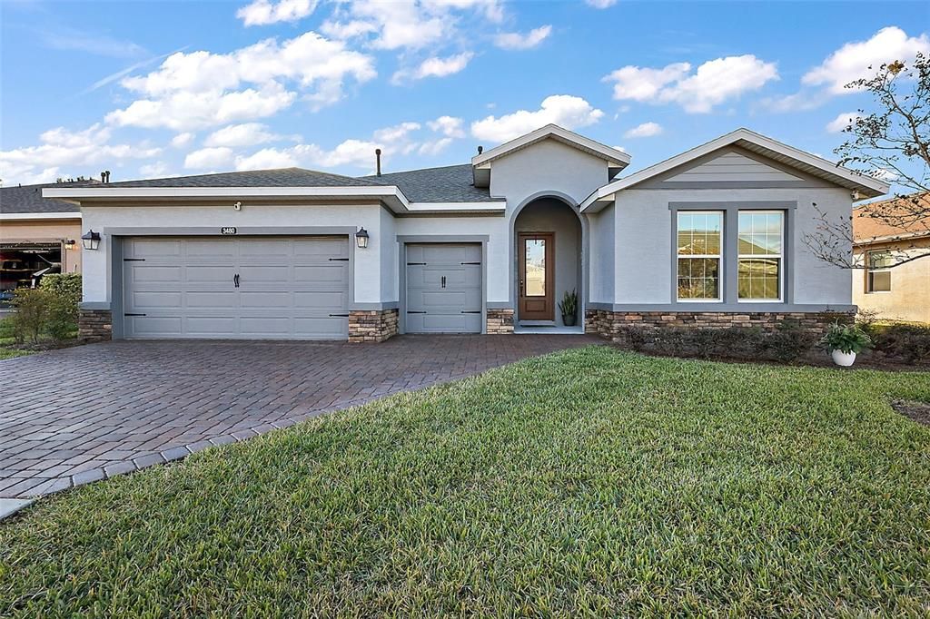 Active With Contract: $410,000 (2 beds, 2 baths, 2020 Square Feet)