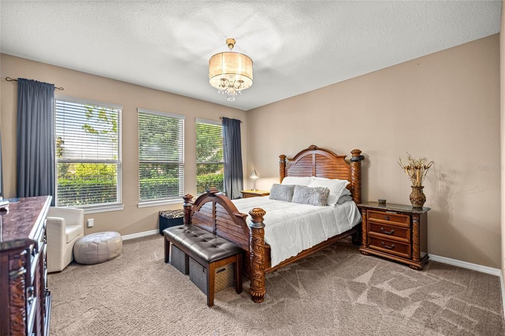 Active With Contract: $410,000 (2 beds, 2 baths, 2020 Square Feet)