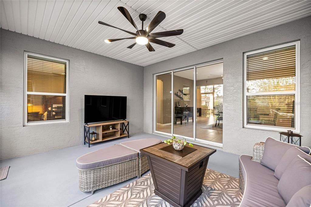 Active With Contract: $410,000 (2 beds, 2 baths, 2020 Square Feet)