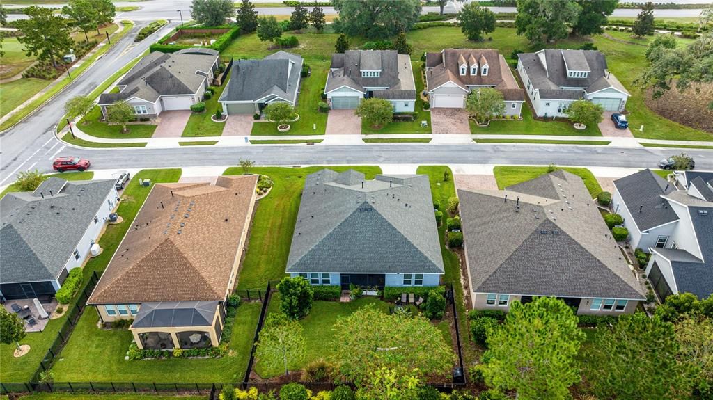 Active With Contract: $410,000 (2 beds, 2 baths, 2020 Square Feet)