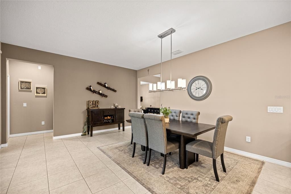 Active With Contract: $410,000 (2 beds, 2 baths, 2020 Square Feet)