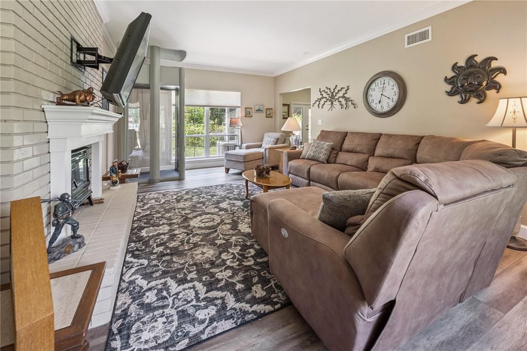 待售: $649,000 (4 贝兹, 3 浴室, 3312 平方英尺)