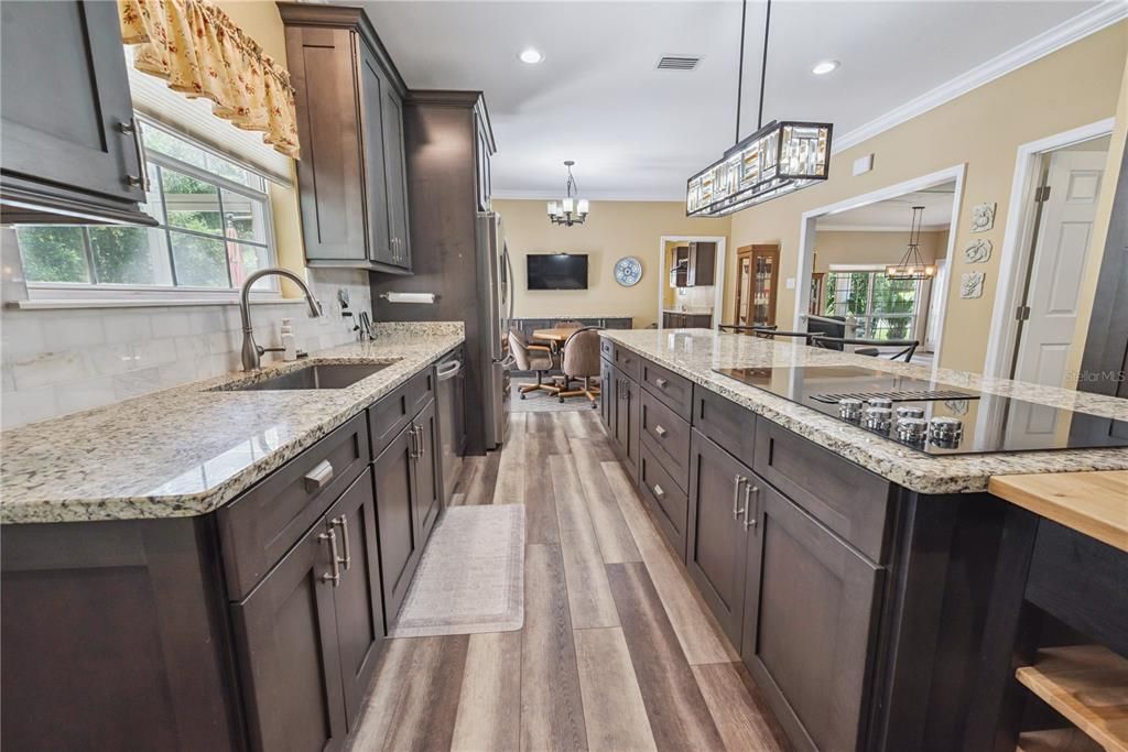 待售: $649,000 (4 贝兹, 3 浴室, 3312 平方英尺)