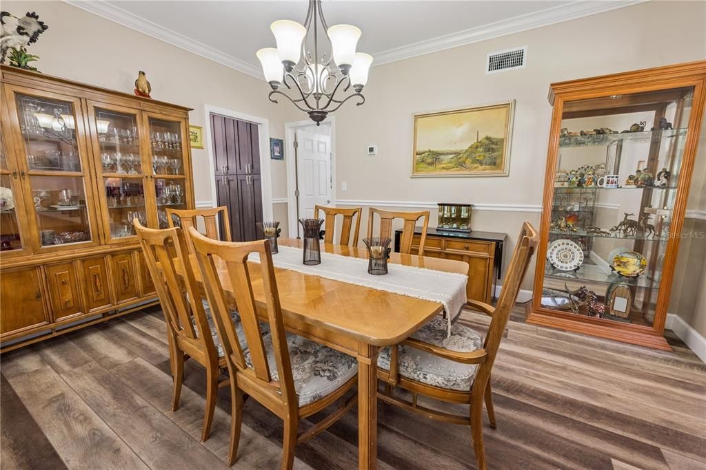 待售: $649,000 (4 贝兹, 3 浴室, 3312 平方英尺)