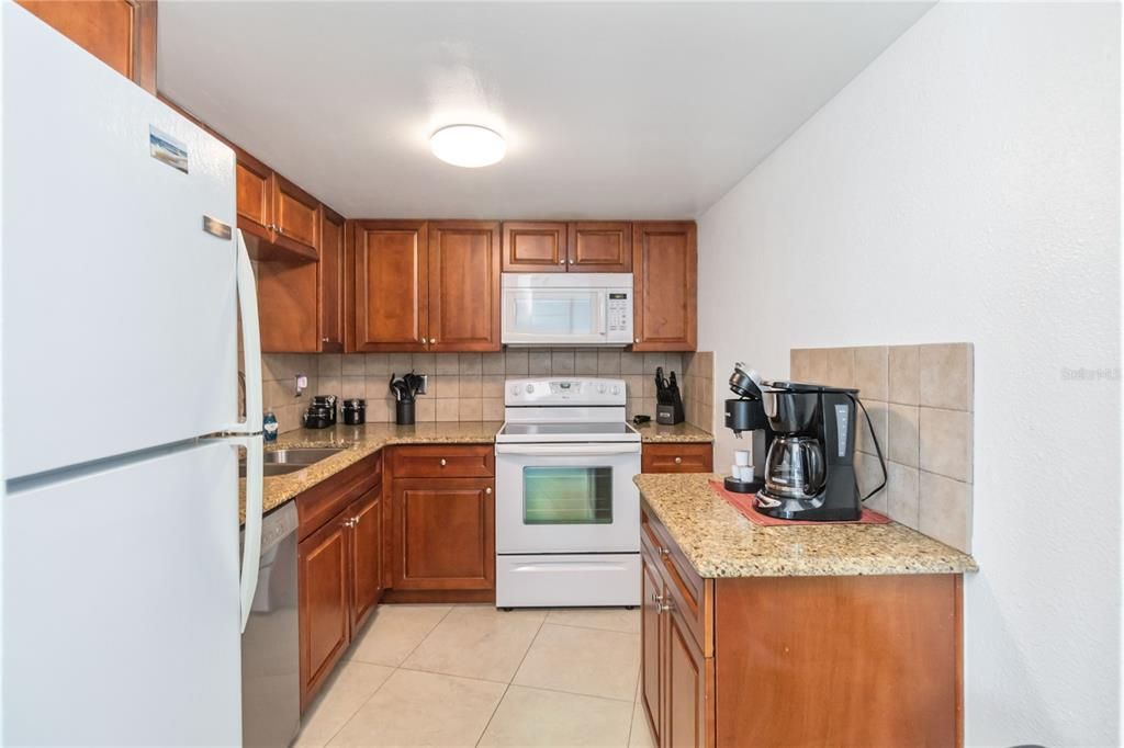 待售: $470,000 (2 贝兹, 2 浴室, 1275 平方英尺)