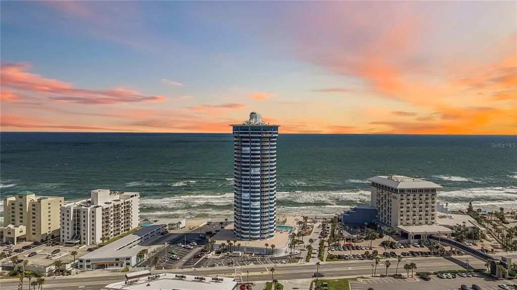 待售: $470,000 (2 贝兹, 2 浴室, 1275 平方英尺)