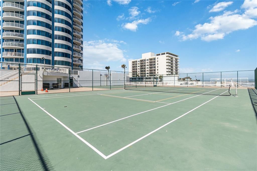 待售: $470,000 (2 贝兹, 2 浴室, 1275 平方英尺)