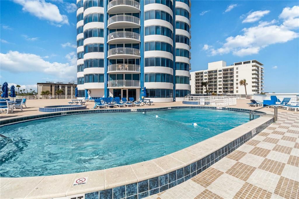 待售: $470,000 (2 贝兹, 2 浴室, 1275 平方英尺)