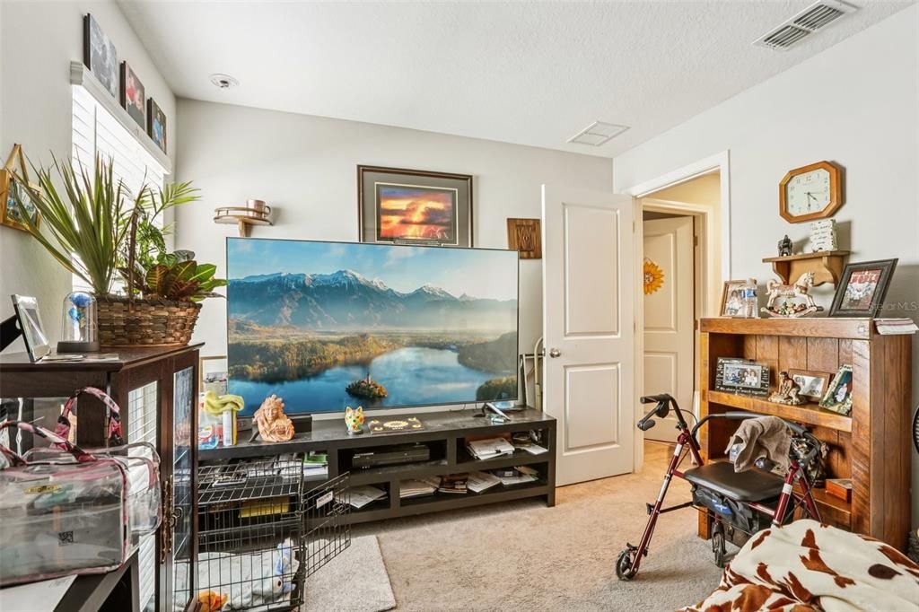 For Sale: $289,900 (3 beds, 2 baths, 1451 Square Feet)