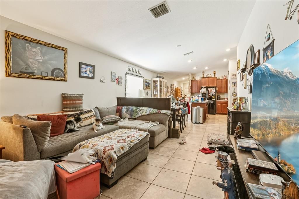 For Sale: $289,900 (3 beds, 2 baths, 1451 Square Feet)