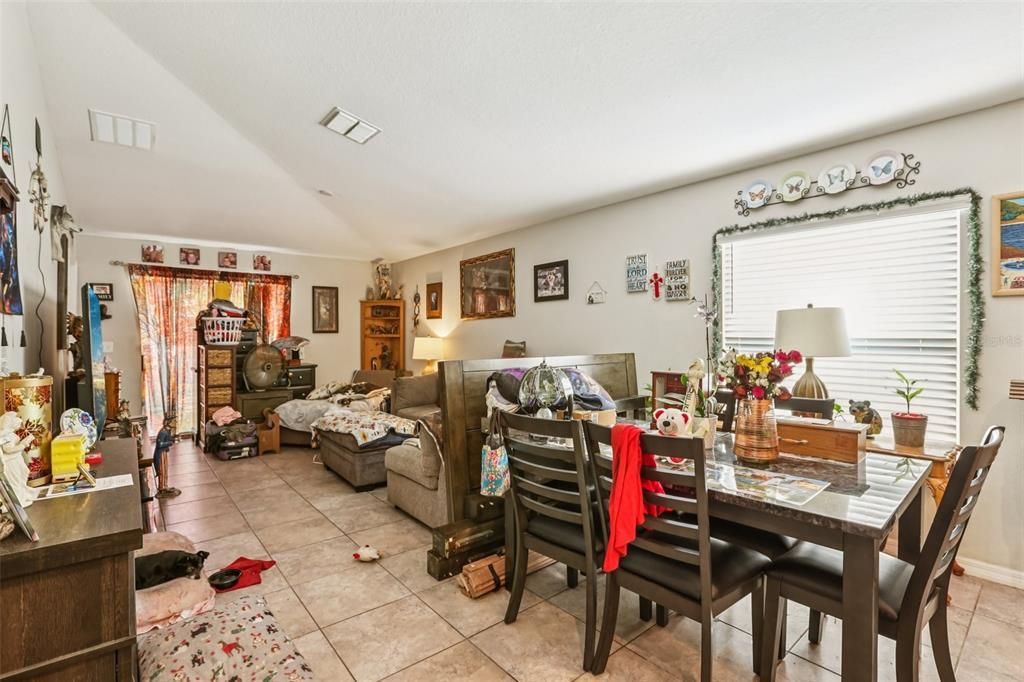 For Sale: $289,900 (3 beds, 2 baths, 1451 Square Feet)