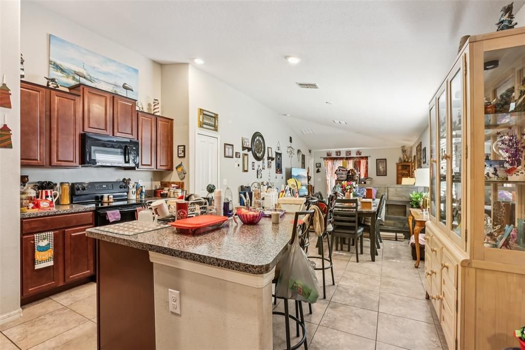 For Sale: $289,900 (3 beds, 2 baths, 1451 Square Feet)