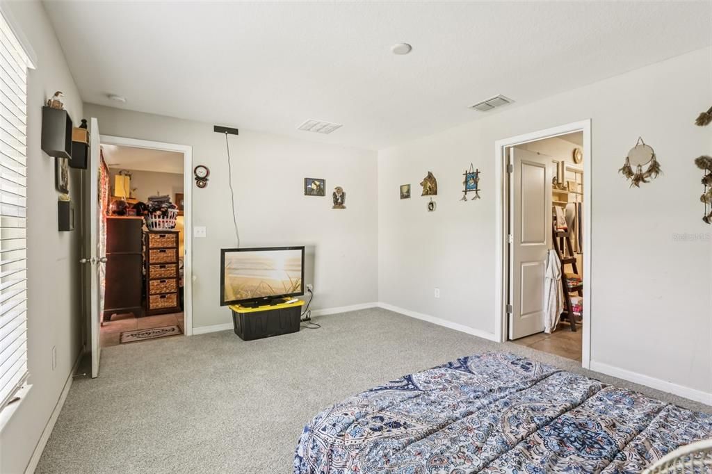 For Sale: $289,900 (3 beds, 2 baths, 1451 Square Feet)