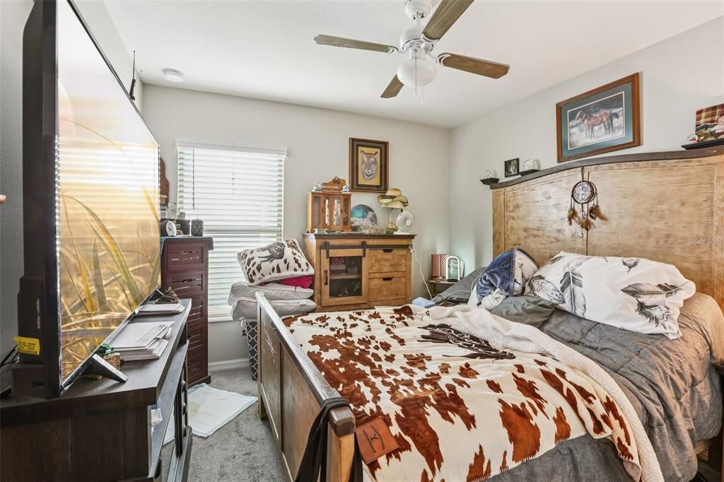 For Sale: $289,900 (3 beds, 2 baths, 1451 Square Feet)