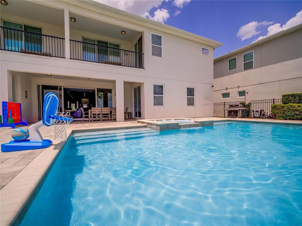 Active With Contract: $1,249,999 (11 beds, 10 baths, 5496 Square Feet)