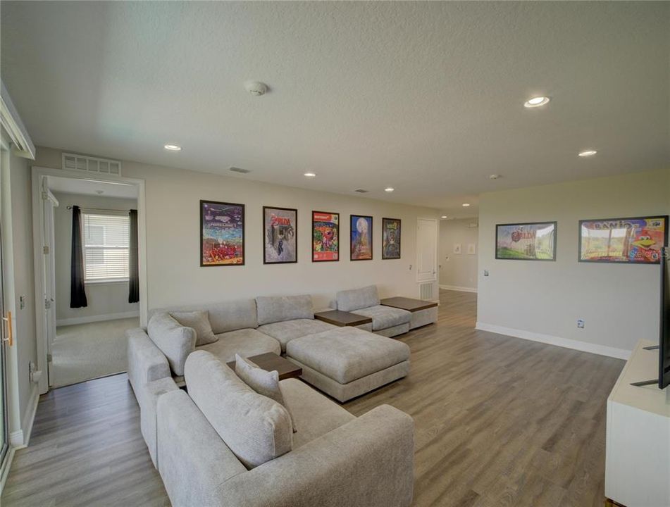 Active With Contract: $1,249,999 (11 beds, 10 baths, 5496 Square Feet)