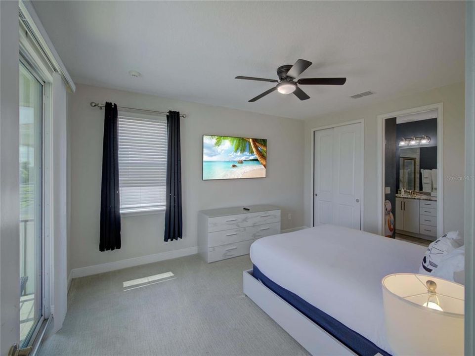 Active With Contract: $1,249,999 (11 beds, 10 baths, 5496 Square Feet)