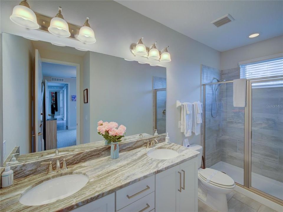 Active With Contract: $1,249,999 (11 beds, 10 baths, 5496 Square Feet)