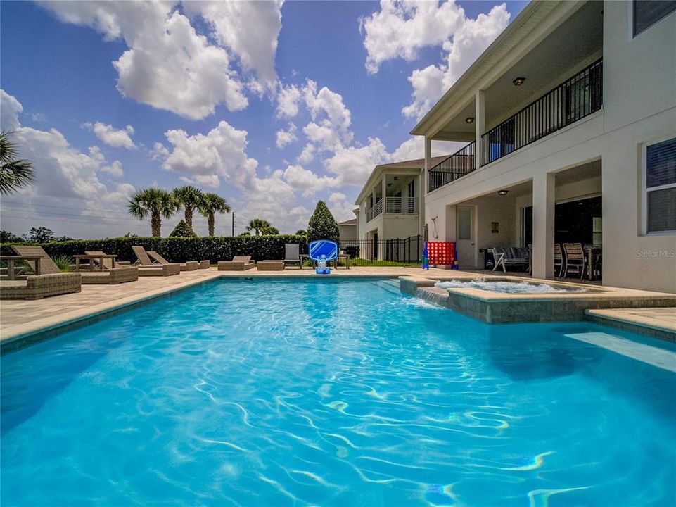 Active With Contract: $1,249,999 (11 beds, 10 baths, 5496 Square Feet)