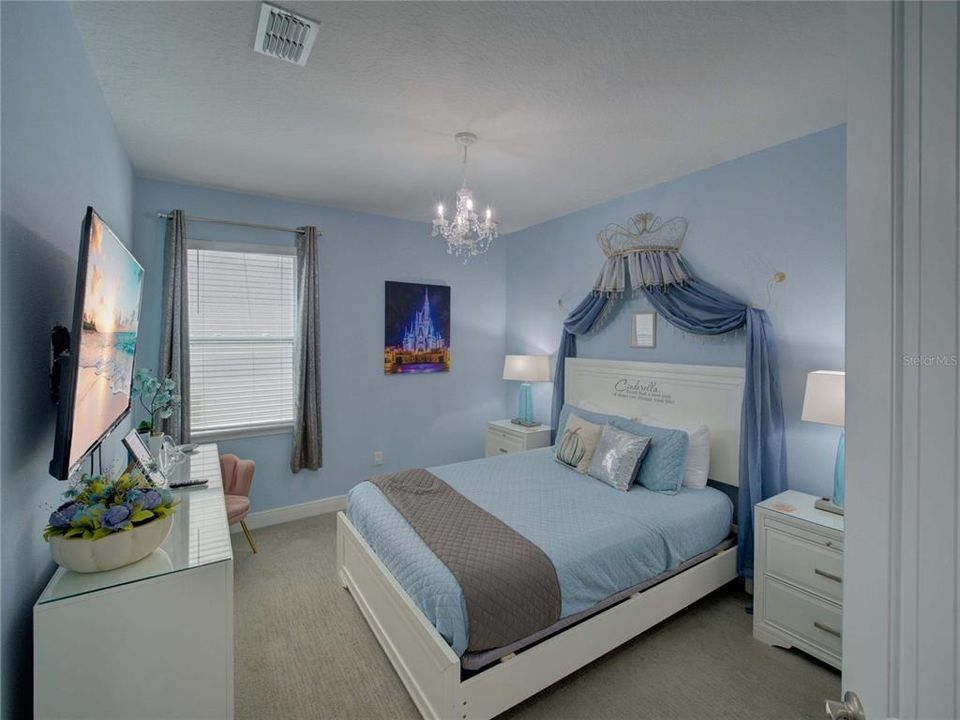 Active With Contract: $1,249,999 (11 beds, 10 baths, 5496 Square Feet)