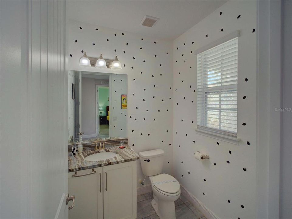 Active With Contract: $1,249,999 (11 beds, 10 baths, 5496 Square Feet)