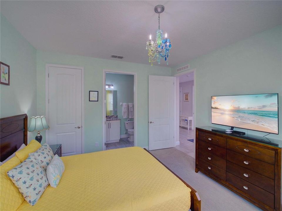 Active With Contract: $1,249,999 (11 beds, 10 baths, 5496 Square Feet)