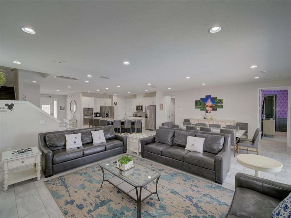 Active With Contract: $1,249,999 (11 beds, 10 baths, 5496 Square Feet)