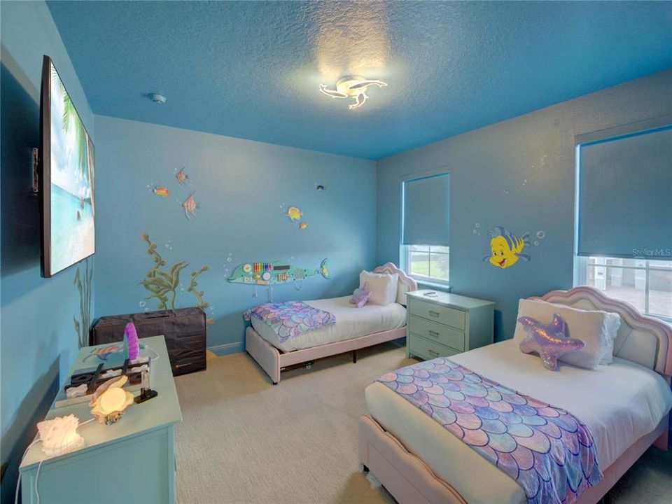 Active With Contract: $1,249,999 (11 beds, 10 baths, 5496 Square Feet)