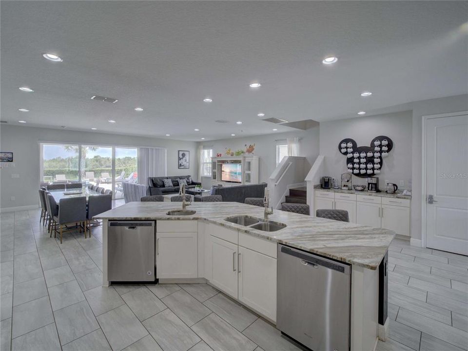 Active With Contract: $1,249,999 (11 beds, 10 baths, 5496 Square Feet)