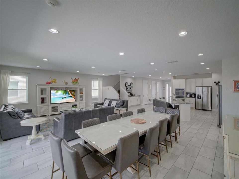 Active With Contract: $1,249,999 (11 beds, 10 baths, 5496 Square Feet)