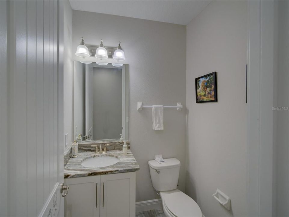 Active With Contract: $1,249,999 (11 beds, 10 baths, 5496 Square Feet)