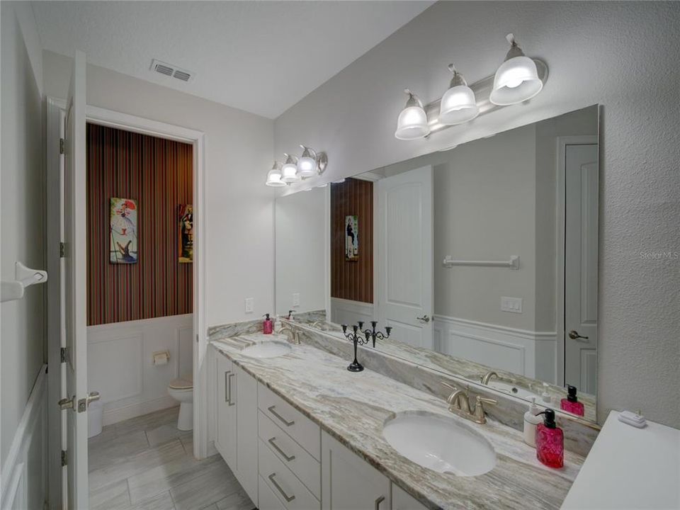 Active With Contract: $1,249,999 (11 beds, 10 baths, 5496 Square Feet)