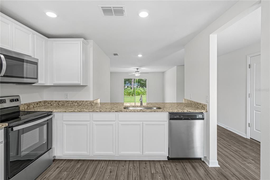 Active With Contract: $282,900 (3 beds, 2 baths, 1270 Square Feet)