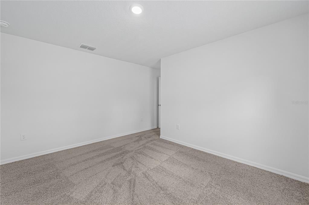 Active With Contract: $282,900 (3 beds, 2 baths, 1270 Square Feet)