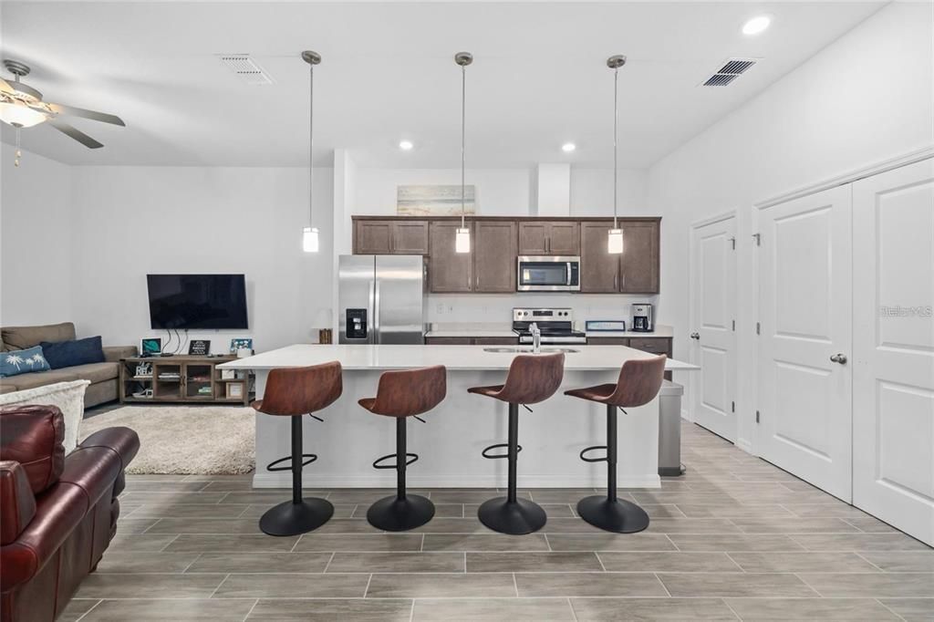 出租: $1,750 (3 贝兹, 2 浴室, 1215 平方英尺)