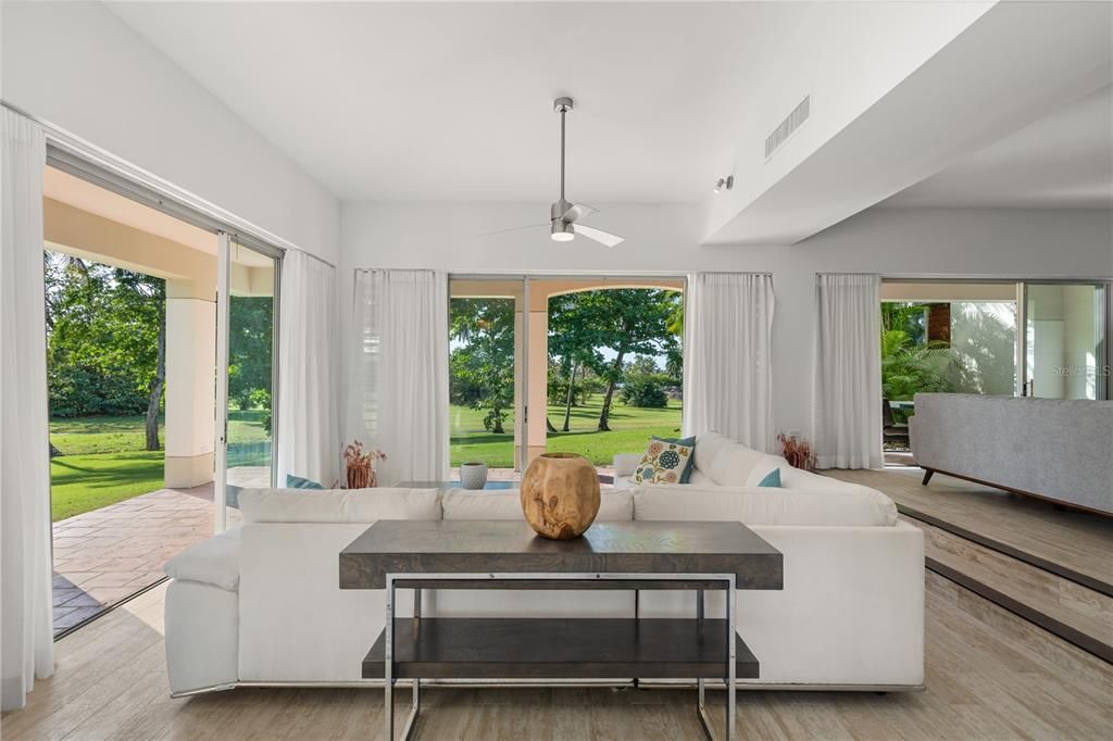 En Renta: $14,000 (3 camas, 4 baños, 3400 Pies cuadrados)