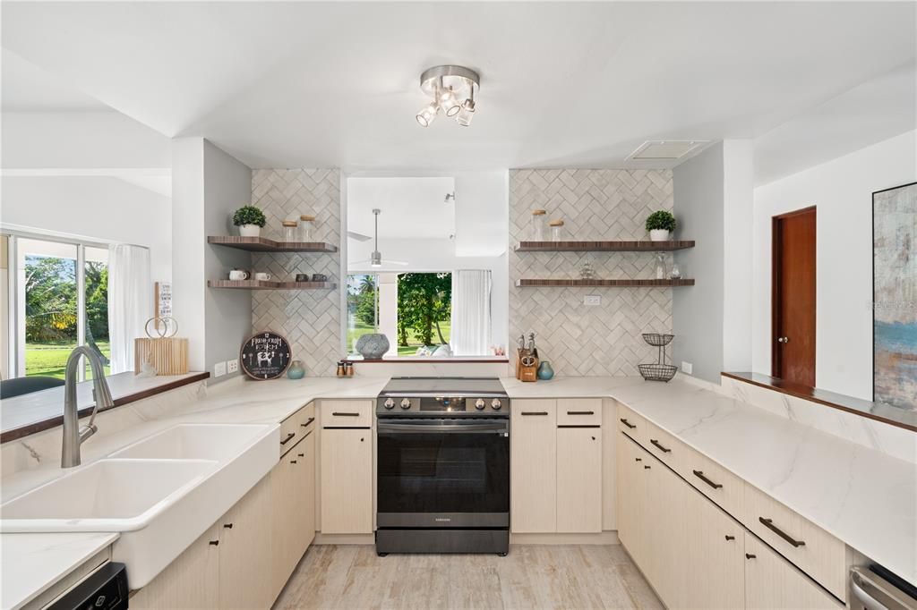 En Renta: $14,000 (3 camas, 4 baños, 3400 Pies cuadrados)