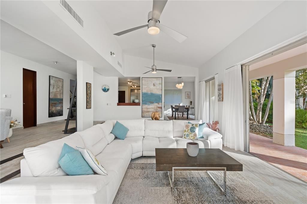 En Renta: $14,000 (3 camas, 4 baños, 3400 Pies cuadrados)