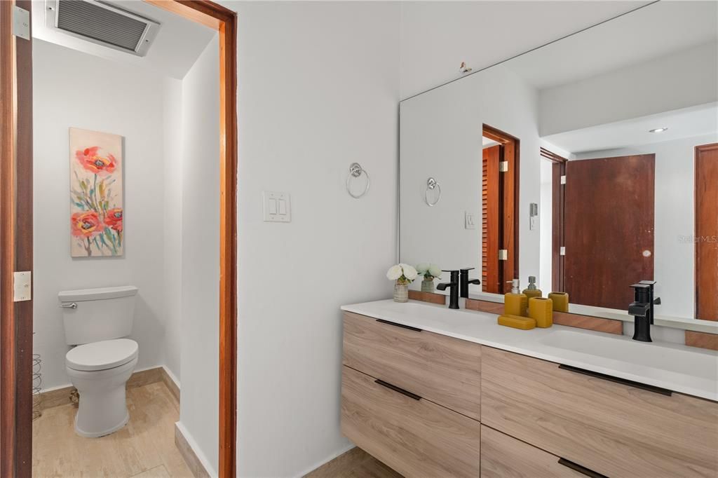 En Renta: $14,000 (3 camas, 4 baños, 3400 Pies cuadrados)