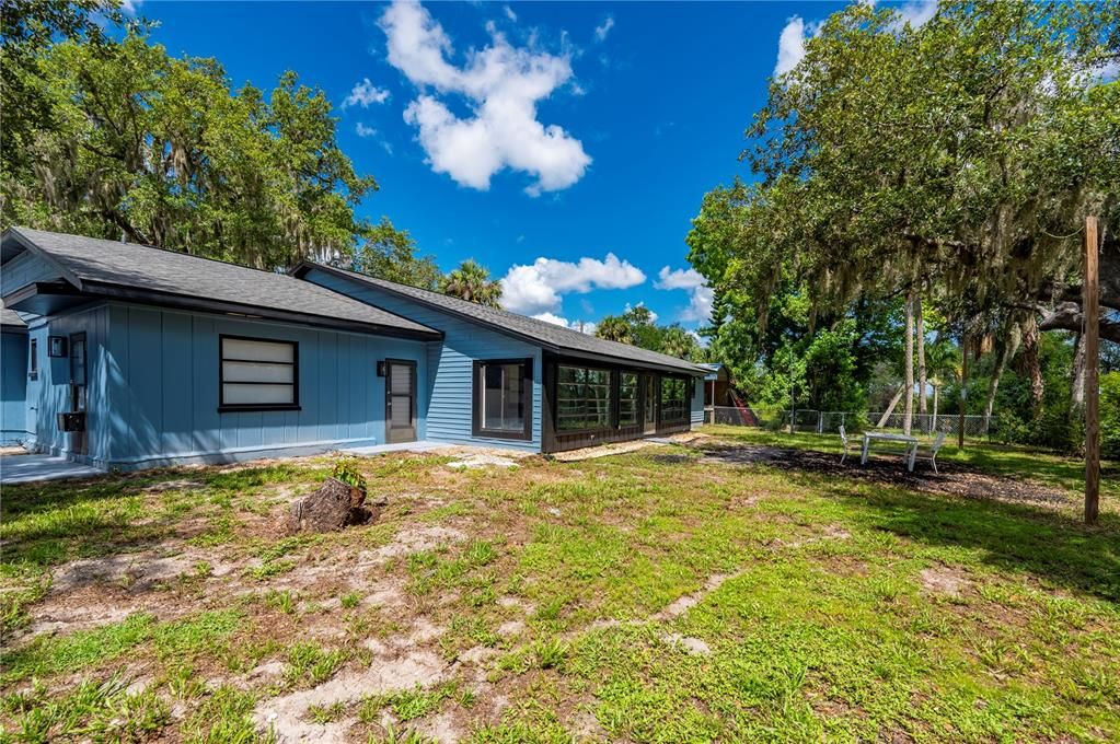Active With Contract: $405,000 (4 beds, 3 baths, 2312 Square Feet)