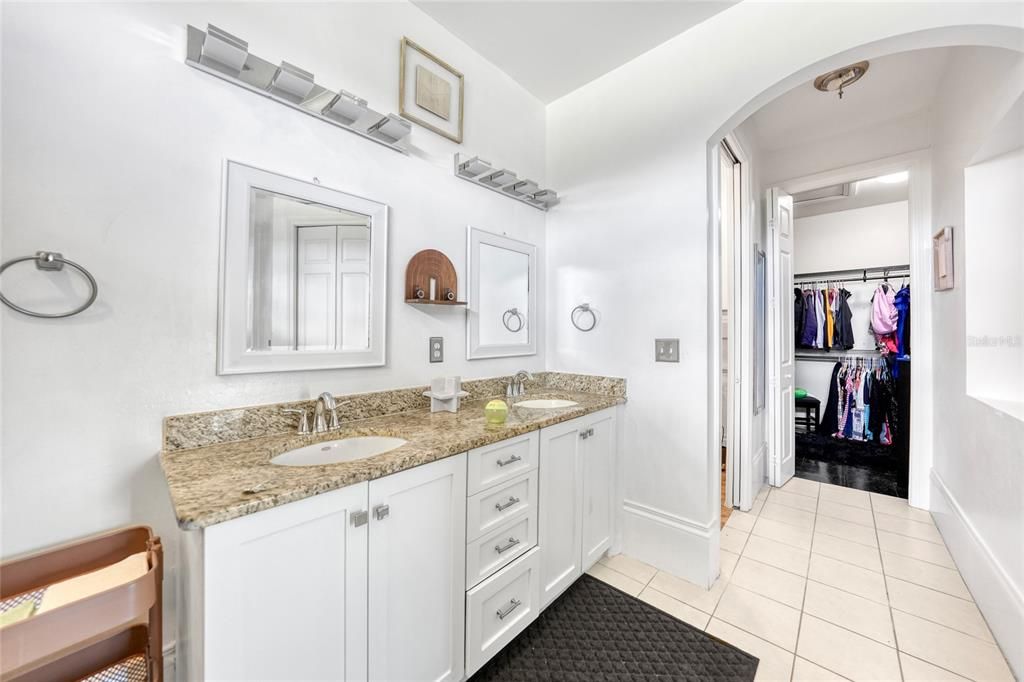 待售: $515,000 (3 贝兹, 2 浴室, 2230 平方英尺)