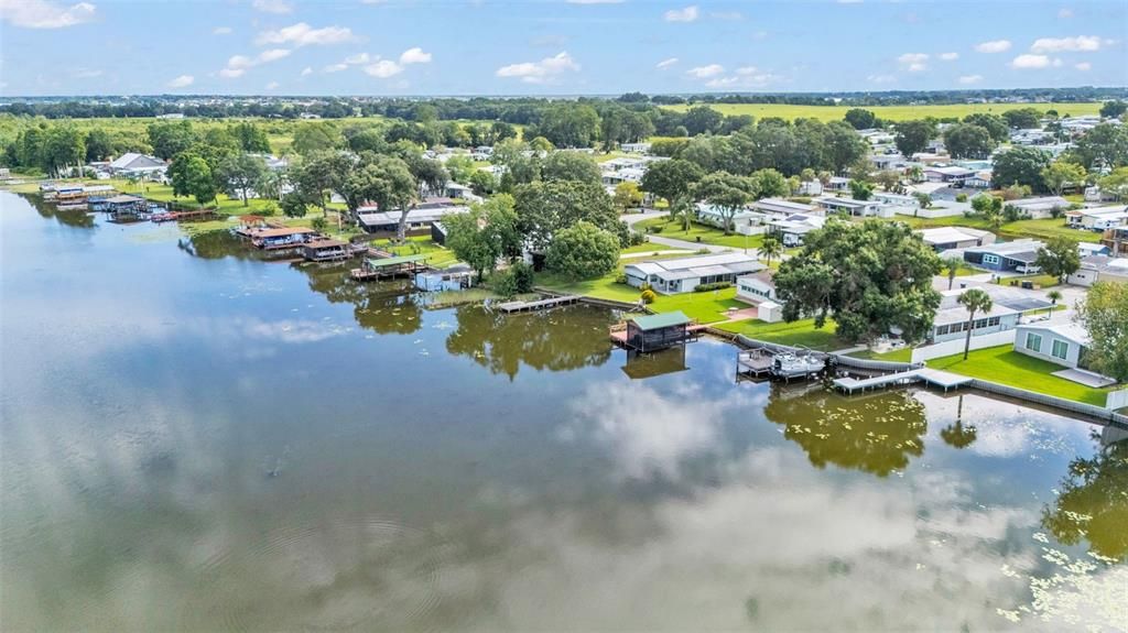 Под контрактом: $115,000 (2 спален, 2 ванн, 960 Квадратных фут)