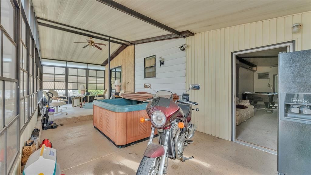 Под контрактом: $115,000 (2 спален, 2 ванн, 960 Квадратных фут)