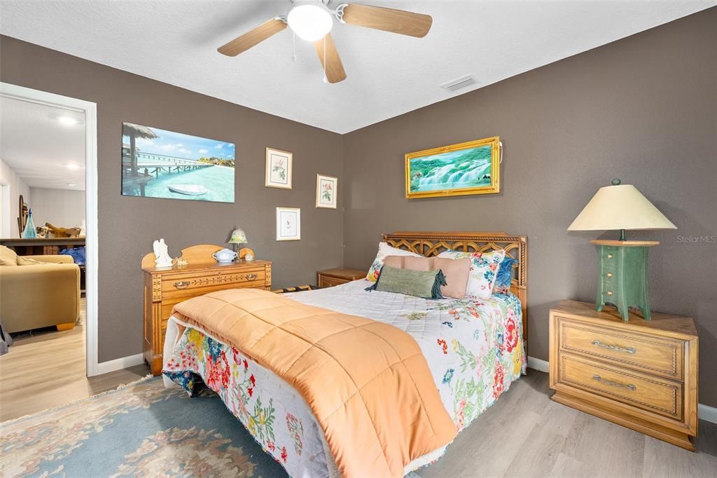 待售: $750,000 (6 贝兹, 4 浴室, 4436 平方英尺)