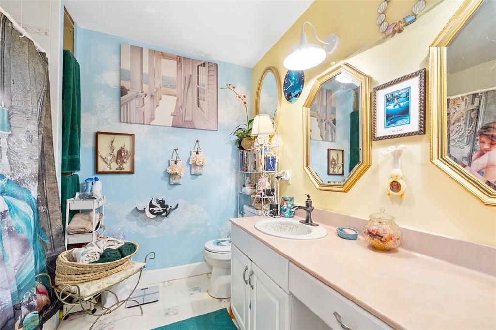 待售: $750,000 (6 贝兹, 4 浴室, 4436 平方英尺)